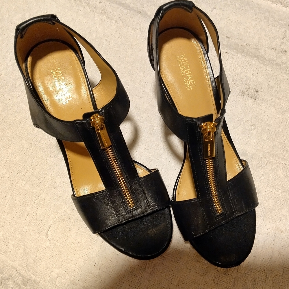 Michael Kors Berkley Platform Black Sandal - size 7